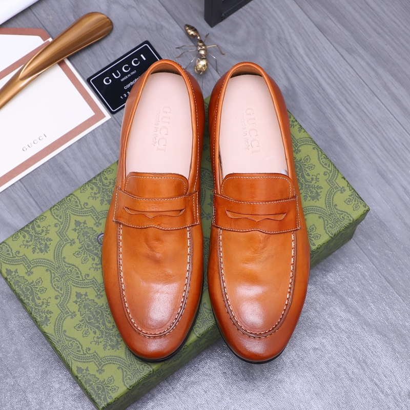 G*u*i leather shoes